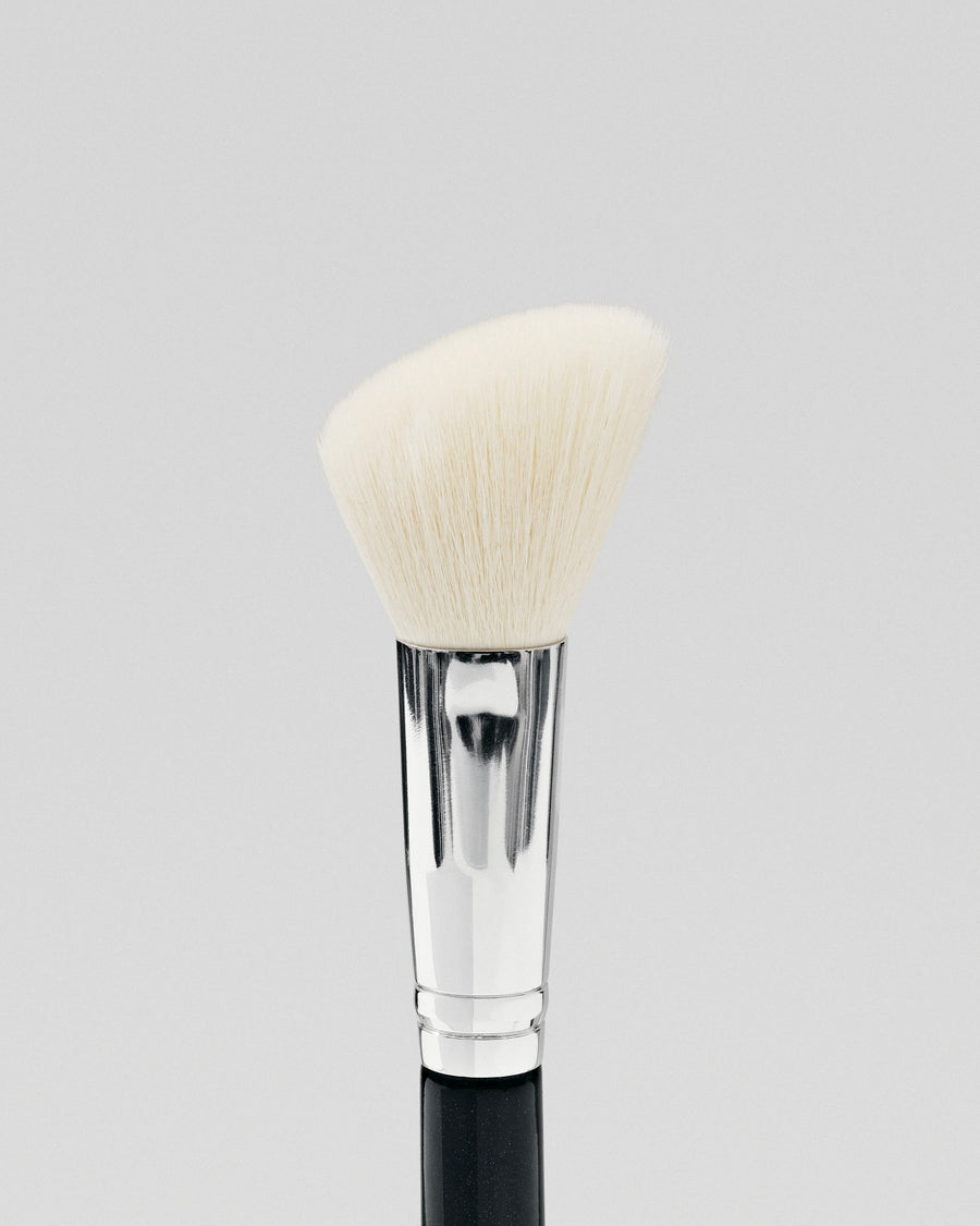 The Contour, Blush brush