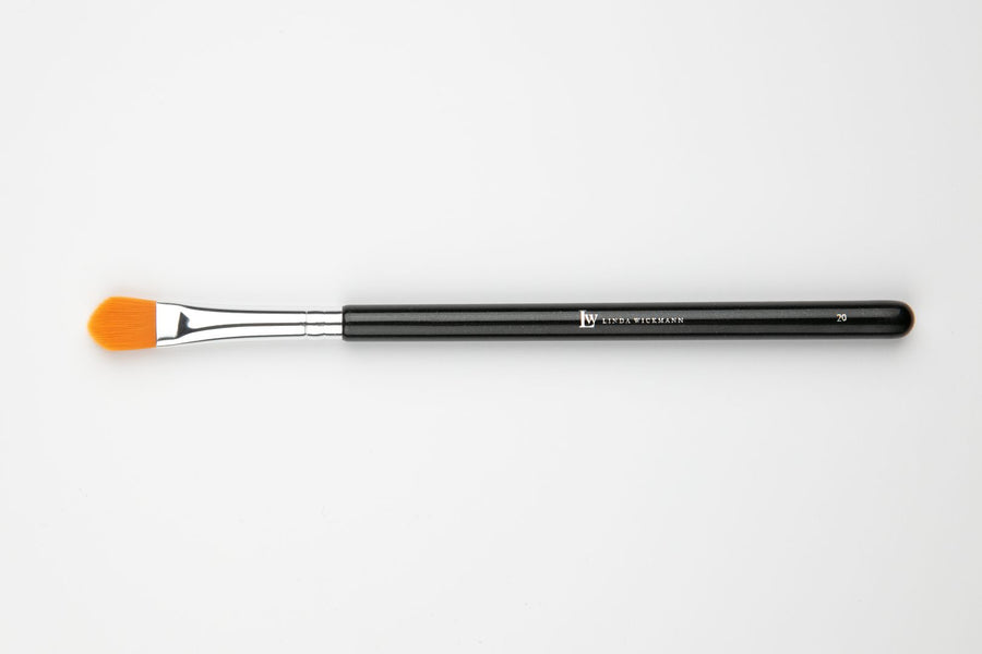 The Flat Curved brush