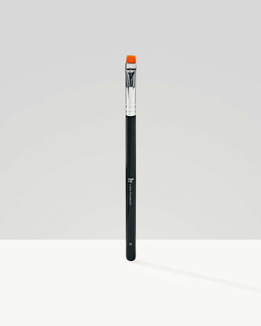 The Flat Sharp brush