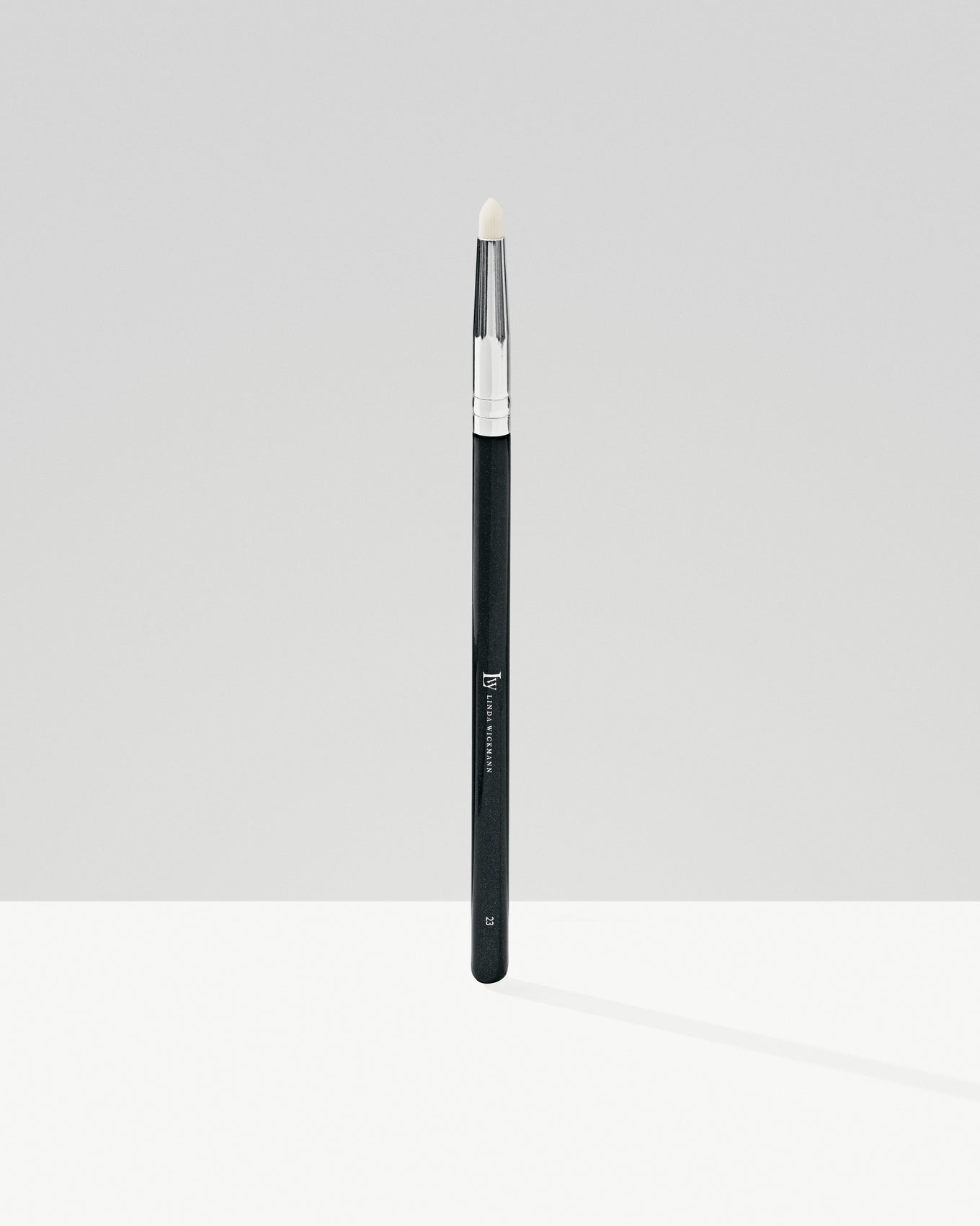 LW Brush No. 23