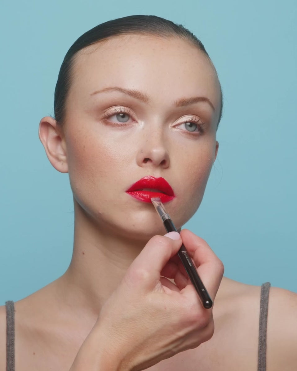 Load video: The Flat Sharp brush