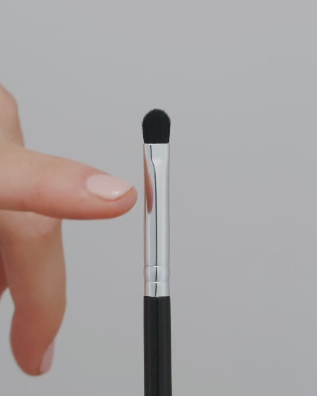 Load video: The Mini Detailed brush