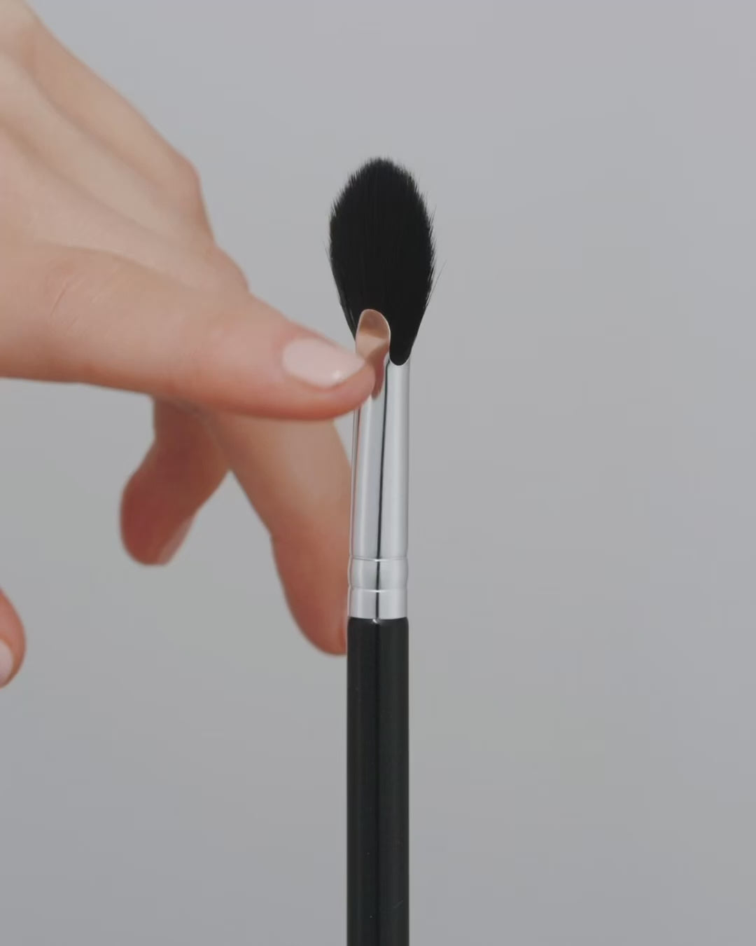 Load video: The Mini Fan brush