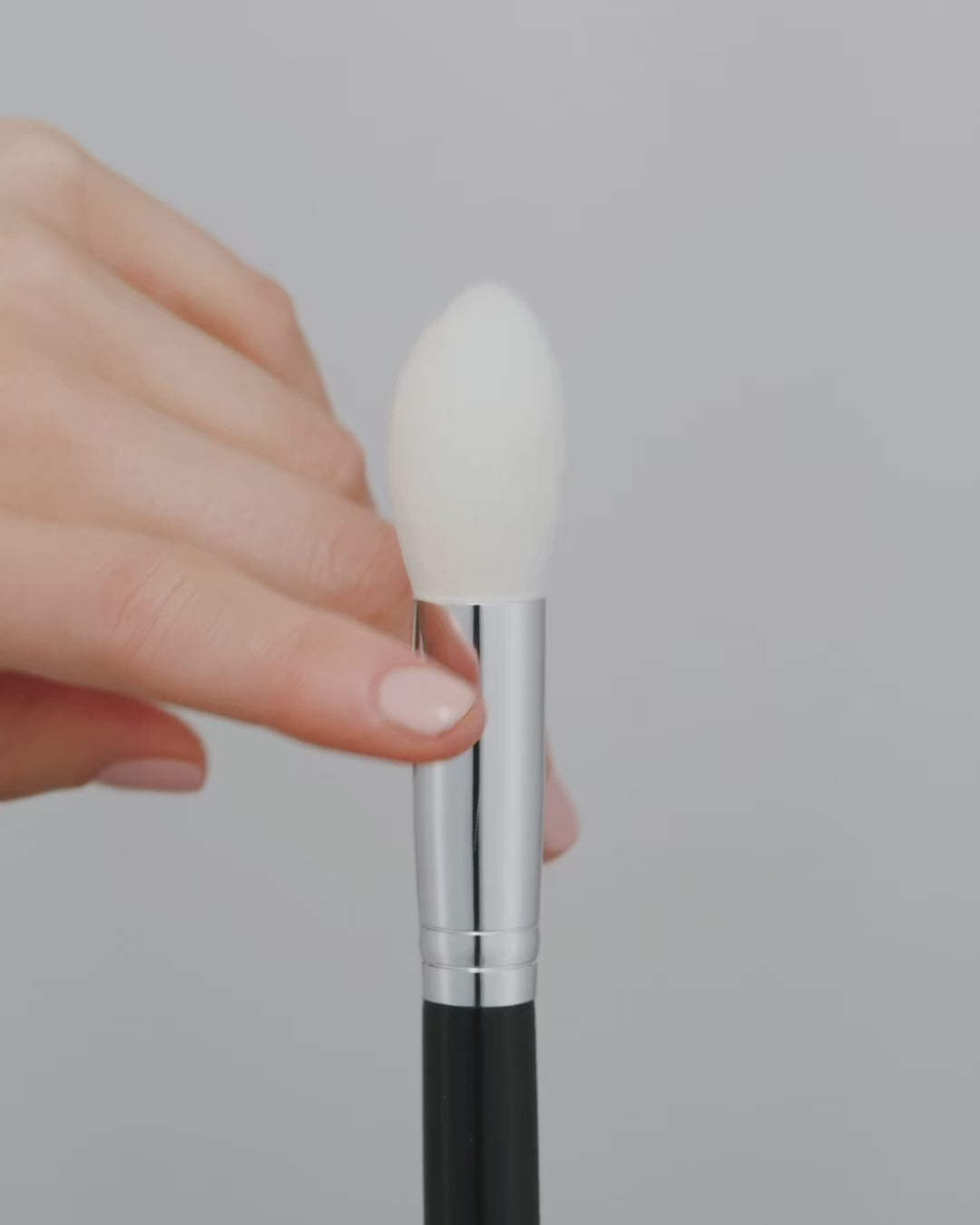 Load video: The Small Powder brush